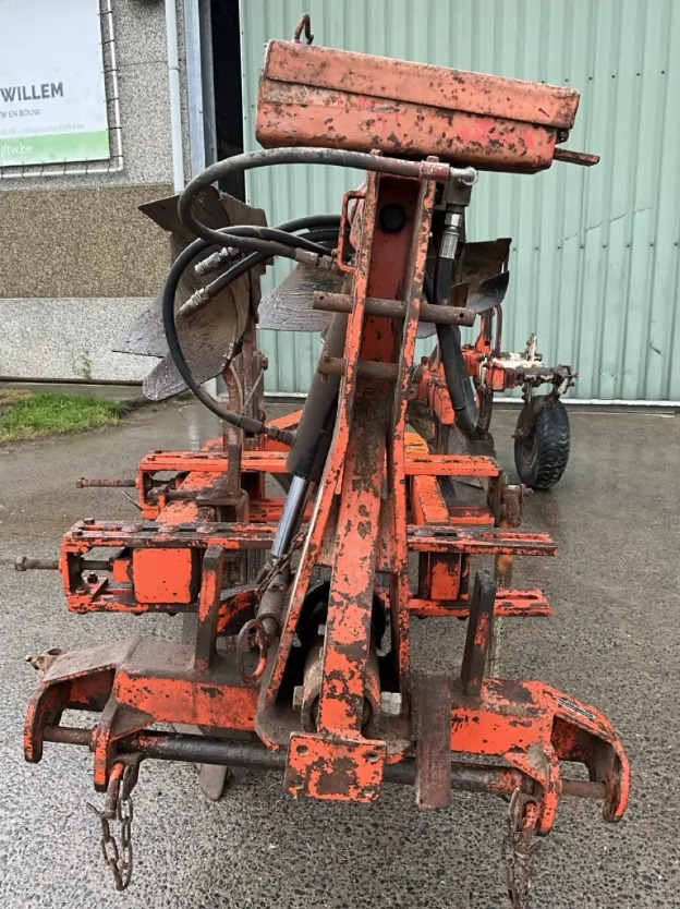 Plug obrotowy 4 skibowy Kverneland Kuhn J. BAEKE - Arado: foto 5 Plug obrotowy 4 skibowy Kverneland Kuhn J. BAEKE - Arado: foto 5