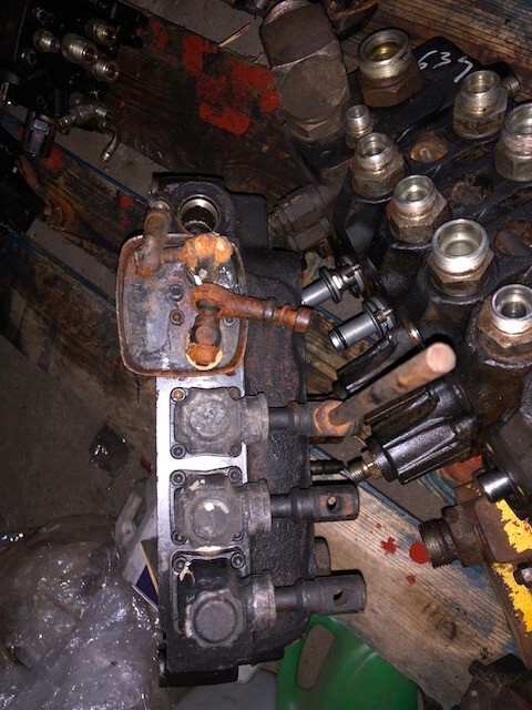 Rozdzielacz Hydrauliczny Merlo Blok Rozdzielacza - Válvula hidráulica para Maquinaria agrícola: foto 2 Rozdzielacz Hydrauliczny Merlo Blok Rozdzielacza - Válvula hidráulica para Maquinaria agrícola: foto 2