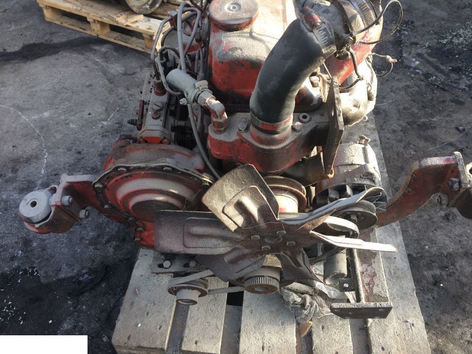 Silnik Ford 703F 6015 - Motor para Maquinaria agrícola: foto 4 Silnik Ford 703F 6015 - Motor para Maquinaria agrícola: foto 4