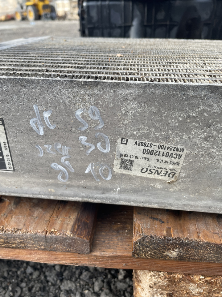 Valtra T144 T154 T174 T194 T214 T234 - chłodnica ACV0118540 - Radiador para Maquinaria de construcción: foto 3 Valtra T144 T154 T174 T194 T214 T234 - chłodnica ACV0118540 - Radiador para Maquinaria de construcción: foto 3