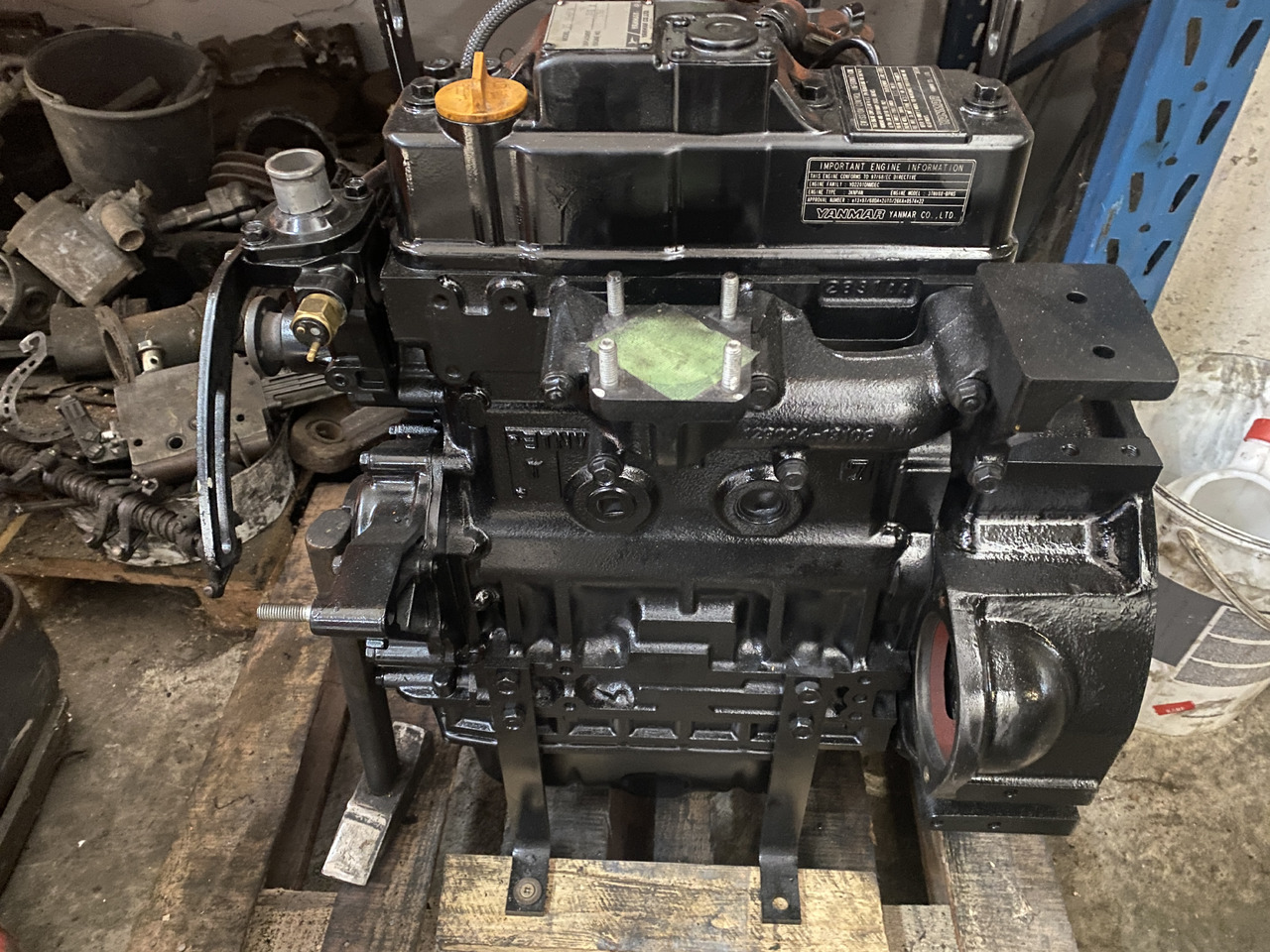 Yanmar 3TNV88 - silnik kompletny - Motor para Maquinaria de construcción: foto 1 Yanmar 3TNV88 - silnik kompletny - Motor para Maquinaria de construcción: foto 1