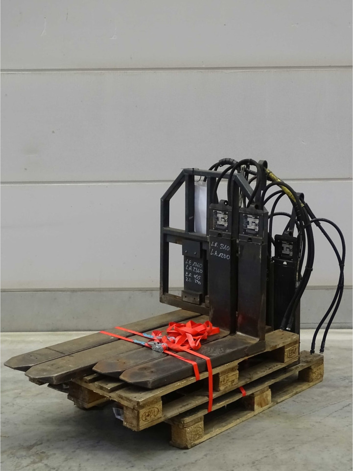 Attachment package 4 pieces - Implemento para Equipo de manutención: foto 1 Attachment package 4 pieces - Implemento para Equipo de manutención: foto 1