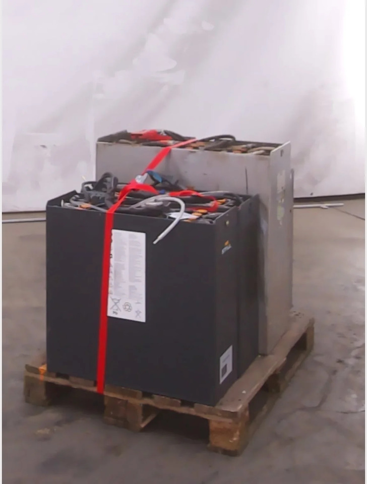Battery Package 4 pieces - Implemento para Equipo de manutención: foto 3 Battery Package 4 pieces - Implemento para Equipo de manutención: foto 3