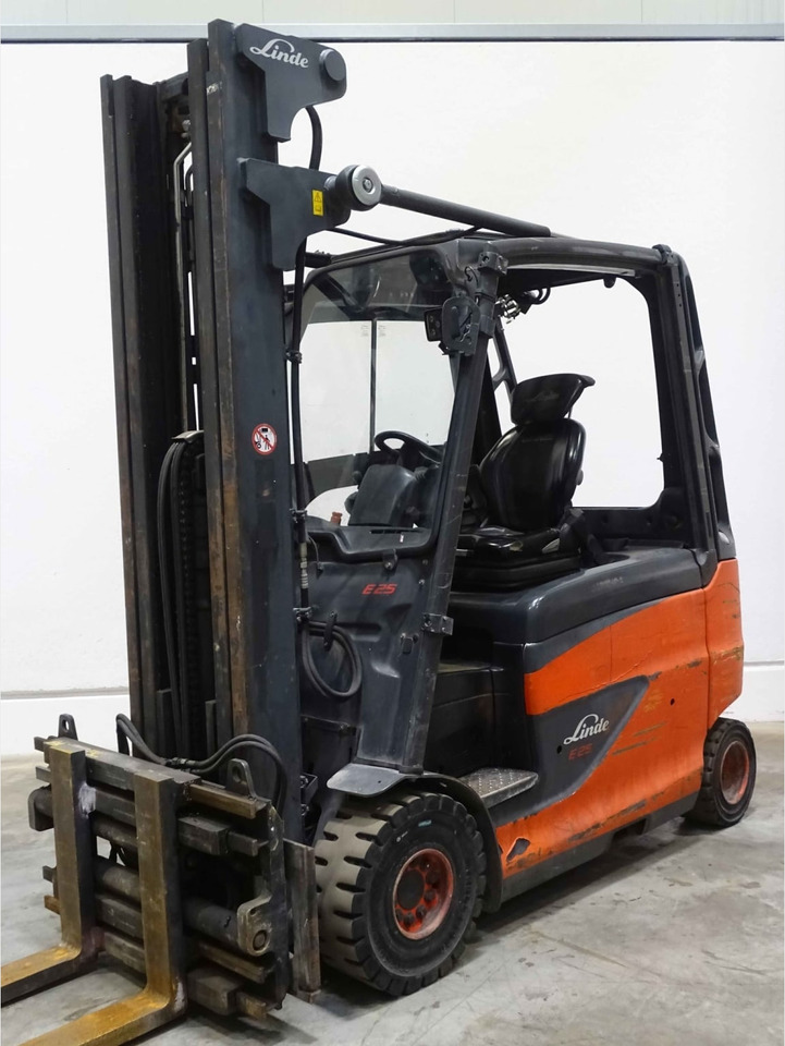 Linde E25HL-01/600 - Carretilla elevadora eléctrica: foto 1 Linde E25HL-01/600 - Carretilla elevadora eléctrica: foto 1