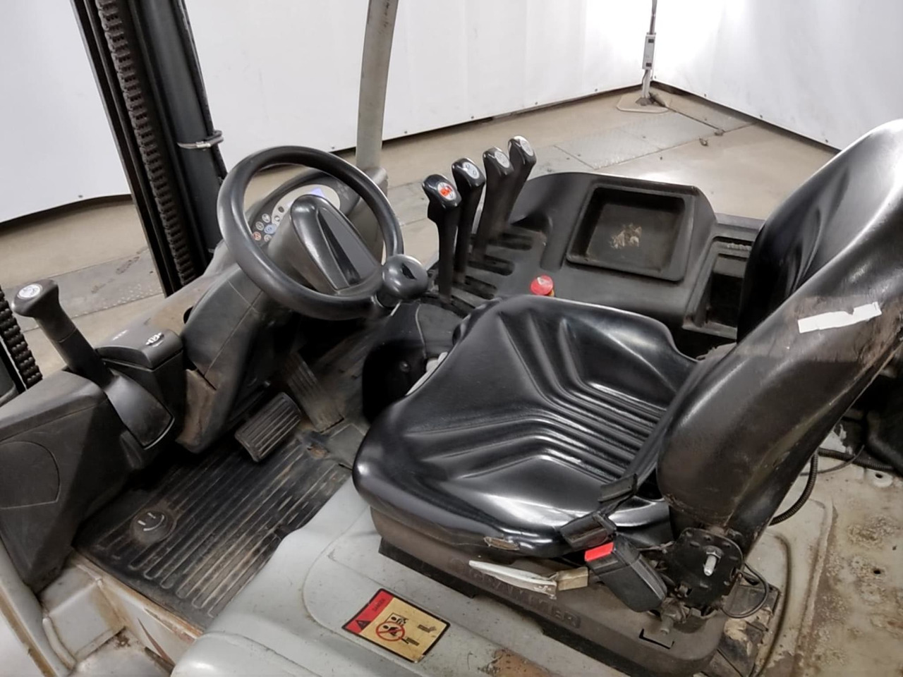 STILL RX60-30 - Carretilla elevadora eléctrica: foto 3 STILL RX60-30 - Carretilla elevadora eléctrica: foto 3