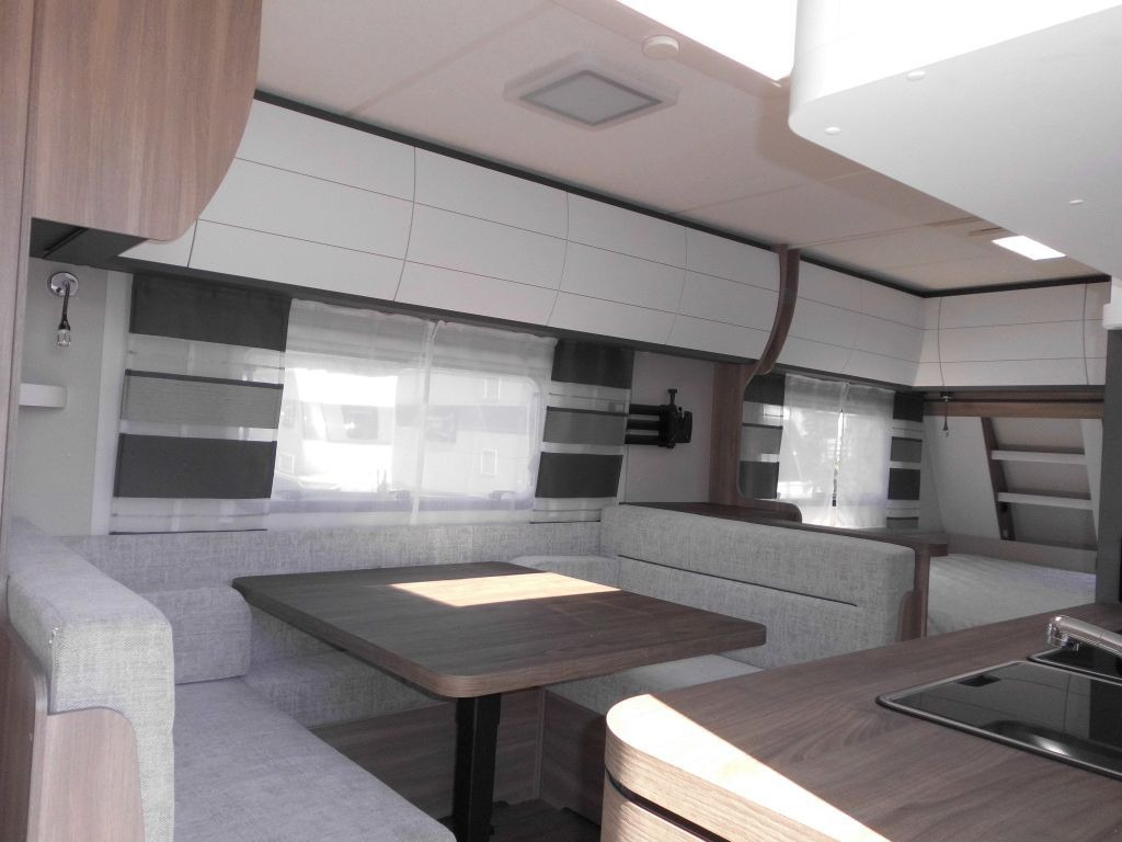 Hobby Excellent Edition 650 KMFe 2025 2200kg., Teppich - Caravana: foto 4 Hobby Excellent Edition 650 KMFe 2025 2200kg., Teppich - Caravana: foto 4