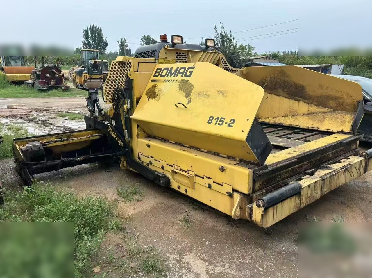 2000 BOMAG 815-2 - Pavimentadora de asfalto: foto 1 2000 BOMAG 815-2 - Pavimentadora de asfalto: foto 1