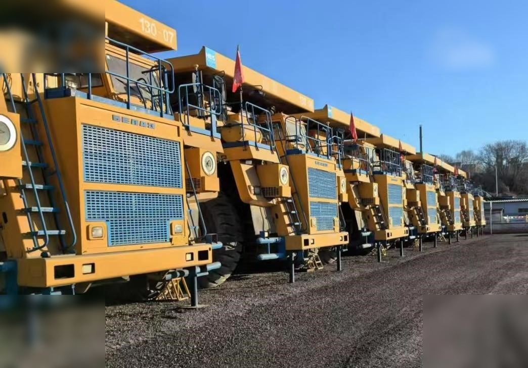 2009 BELAZ 75302 - Dúmper rígido: foto 1 2009 BELAZ 75302 - Dúmper rígido: foto 1