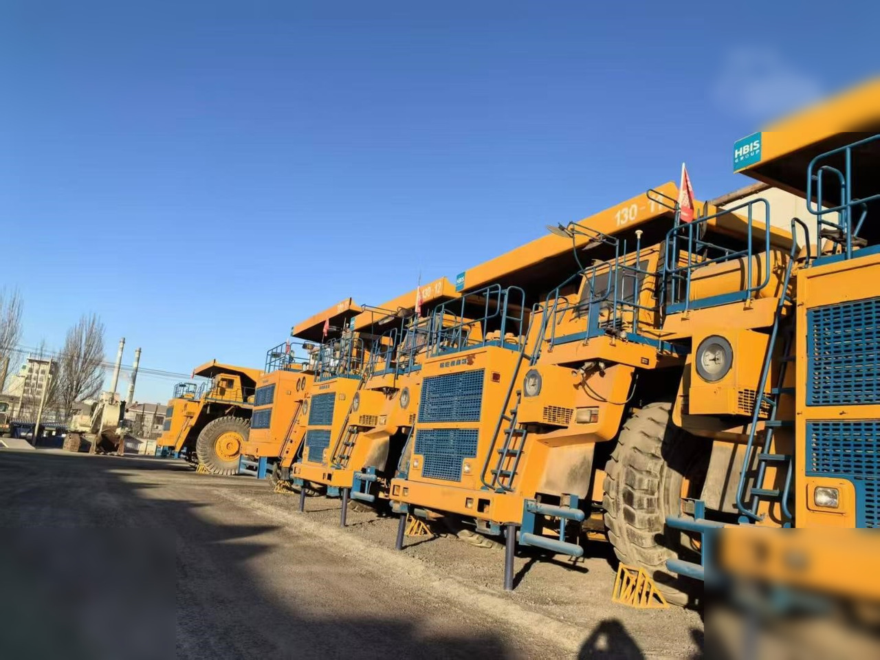 2009 BELAZ 75302 - Dúmper rígido: foto 2 2009 BELAZ 75302 - Dúmper rígido: foto 2