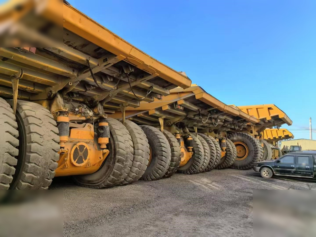 2009 BELAZ 75302 - Dúmper rígido: foto 3 2009 BELAZ 75302 - Dúmper rígido: foto 3