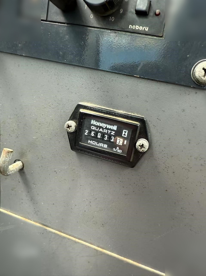 2011 KOBELCO CKE900-1F - Grúa sobre orugas: foto 3 2011 KOBELCO CKE900-1F - Grúa sobre orugas: foto 3