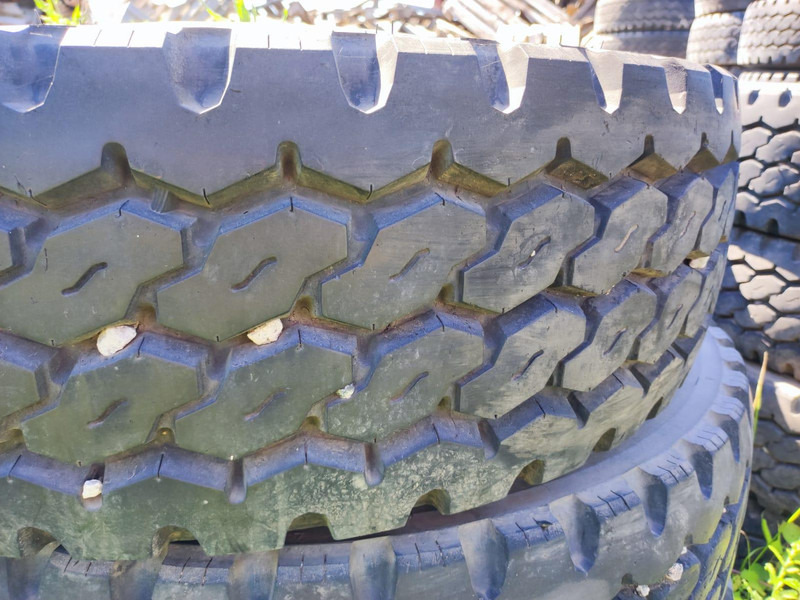Bridgestone wheels 275/70 R22,5 on Alcoa aluminum rims - Neumático para Camión: foto 4 Bridgestone wheels 275/70 R22,5 on Alcoa aluminum rims - Neumático para Camión: foto 4