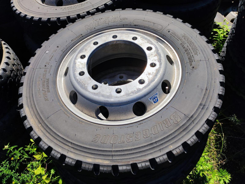 Bridgestone wheels 275/70 R22,5 on Alcoa aluminum rims - Neumático para Camión: foto 2 Bridgestone wheels 275/70 R22,5 on Alcoa aluminum rims - Neumático para Camión: foto 2