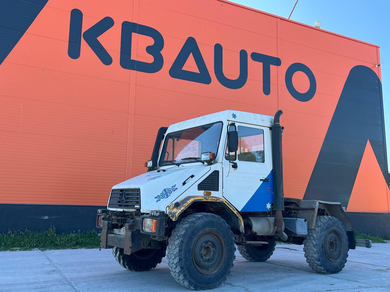 Mercedes-Benz Unimog U130 4x4 - Cabeza tractora: foto 1 Mercedes-Benz Unimog U130 4x4 - Cabeza tractora: foto 1