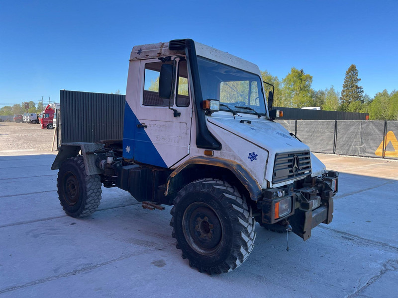 Mercedes-Benz Unimog U130 4x4 - Cabeza tractora: foto 4 Mercedes-Benz Unimog U130 4x4 - Cabeza tractora: foto 4