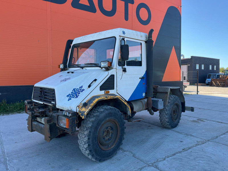 Mercedes-Benz Unimog U130 4x4 - Cabeza tractora: foto 2 Mercedes-Benz Unimog U130 4x4 - Cabeza tractora: foto 2