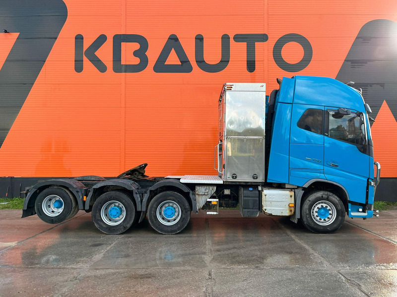 Volvo FH 16 750 8x4 GCW 130 ton / GLOBE XL / HYDRAULICS / BIG AXLES - Cabeza tractora: foto 4 Volvo FH 16 750 8x4 GCW 130 ton / GLOBE XL / HYDRAULICS / BIG AXLES - Cabeza tractora: foto 4