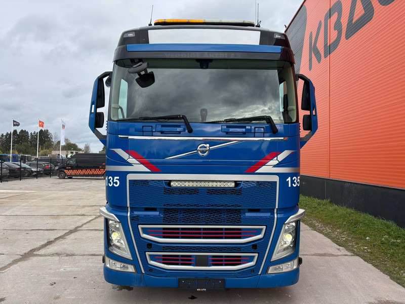 Volvo FH 500 8x4*4 GCW 70 ton / PTO - Cabeza tractora: foto 3 Volvo FH 500 8x4*4 GCW 70 ton / PTO - Cabeza tractora: foto 3