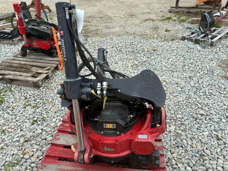 ROTOTILT R8 S70 - Implemento para Maquinaria de construcción: foto 3 ROTOTILT R8 S70 - Implemento para Maquinaria de construcción: foto 3