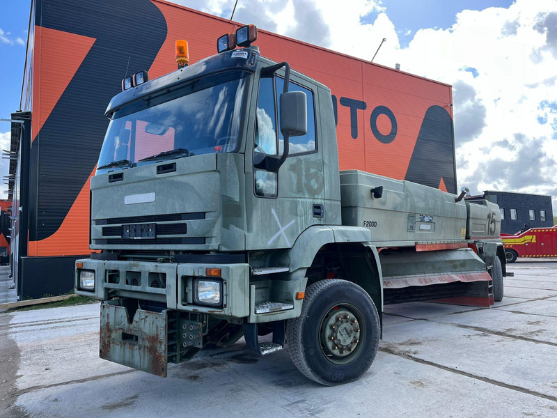 Iveco Fresia F 2000 4x4 SNOW PLOW / BROOM / BLOWER - Barredora vial: foto 2 Iveco Fresia F 2000 4x4 SNOW PLOW / BROOM / BLOWER - Barredora vial: foto 2
