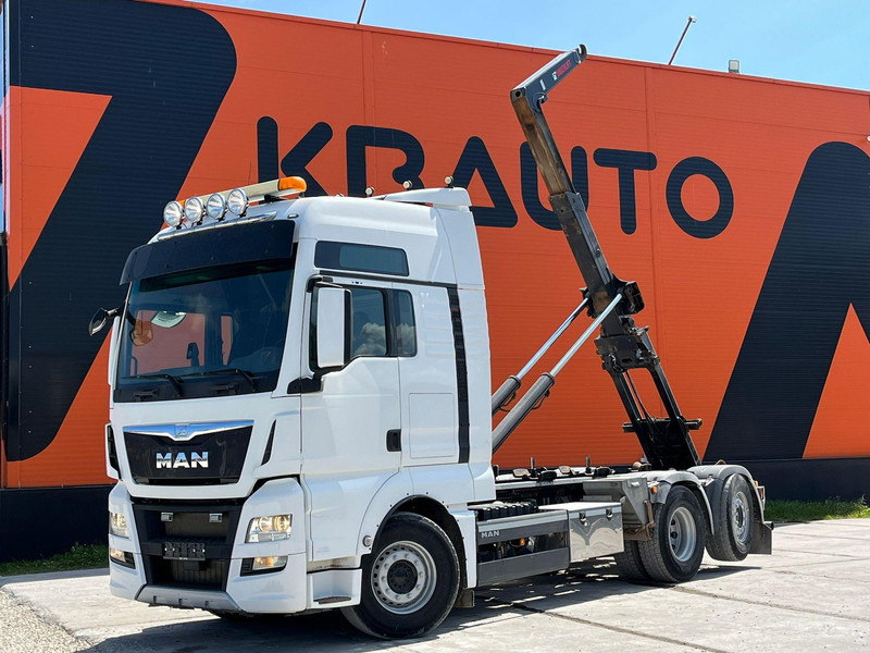 MAN TGX 26.560 6x2*4 HIAB 21 ton / L=5300 mm - Camión multibasculante: foto 1 MAN TGX 26.560 6x2*4 HIAB 21 ton / L=5300 mm - Camión multibasculante: foto 1