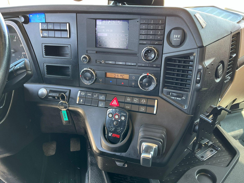 Leasing de Mercedes-Benz Actros 2545 6x2 BOX L=7526 mm Mercedes-Benz Actros 2545 6x2 BOX L=7526 mm: foto 19