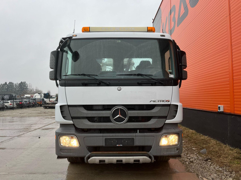 Mercedes-Benz Actros 2636 6x4 FOR SALE AS CHASSIS / ONLY 28159 km / V6 ENGINE / FULL STEEL - Camión chasis: foto 2 Mercedes-Benz Actros 2636 6x4 FOR SALE AS CHASSIS / ONLY 28159 km / V6 ENGINE / FULL STEEL - Camión chasis: foto 2