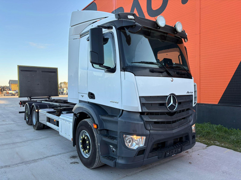 Mercedes-Benz Antos 2545 6x2 RETARDER / CHASSIS L=7812 mm - Camión chasis: foto 4 Mercedes-Benz Antos 2545 6x2 RETARDER / CHASSIS L=7812 mm - Camión chasis: foto 4