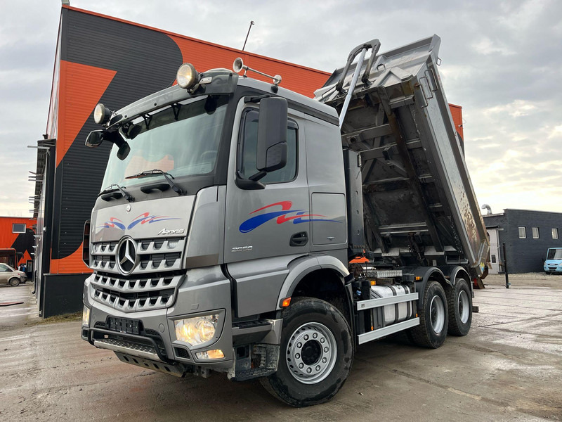 Mercedes-Benz Arocs 2658 6x4 COMBI / RETARDER / FULL STEEL / BOX L=4435 mm - Camión volquete: foto 2 Mercedes-Benz Arocs 2658 6x4 COMBI / RETARDER / FULL STEEL / BOX L=4435 mm - Camión volquete: foto 2