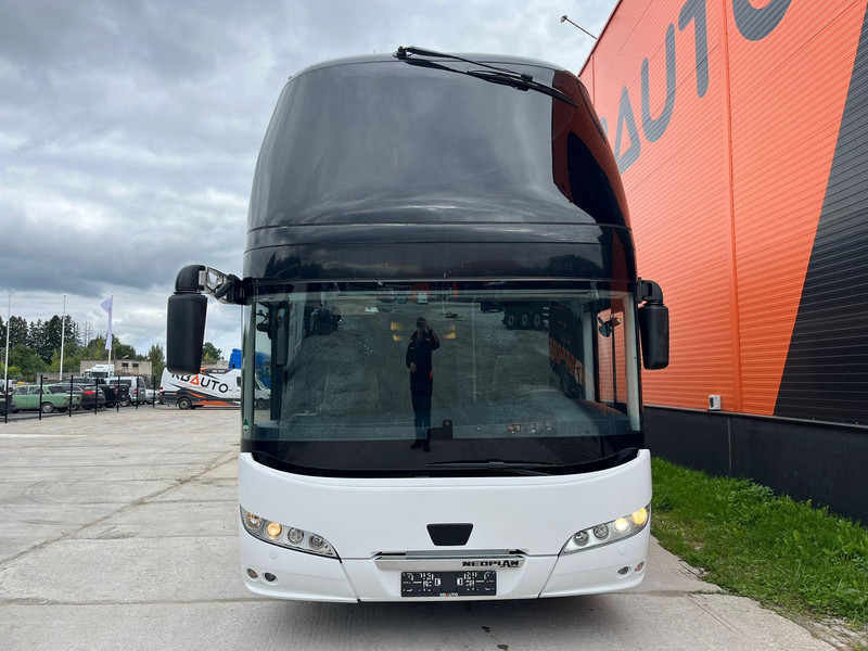 Neoplan SKYLINER L 6x2*4 77 SEATS / AC / AUXILIARY HEATING / WC - Autobús de dos pisos: foto 2 Neoplan SKYLINER L 6x2*4 77 SEATS / AC / AUXILIARY HEATING / WC - Autobús de dos pisos: foto 2
