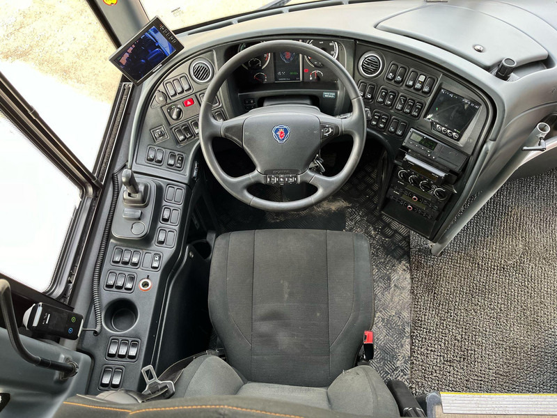 Foto del interior 1: Autocar Scania K 450 6x2*4 Interlink 57 SEATS / AC / AUXILIARY HEATING / WC / WHEELCHAIR LIFT / FOGMAKER / USB etc