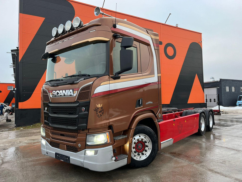 Scania R 730 6x2 SPECIAL INTERIOR / RETARDER / 9 TON FRONT AXLE - Camión chasis: foto 2 Scania R 730 6x2 SPECIAL INTERIOR / RETARDER / 9 TON FRONT AXLE - Camión chasis: foto 2