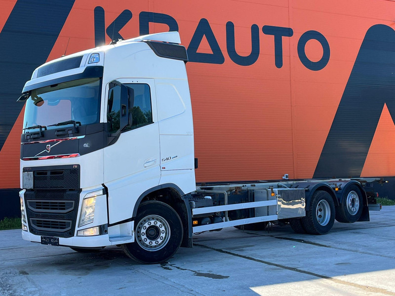 Volvo FH 540 6x2 RETARDER - Camión portacontenedore/ Intercambiable: foto 1 Volvo FH 540 6x2 RETARDER - Camión portacontenedore/ Intercambiable: foto 1