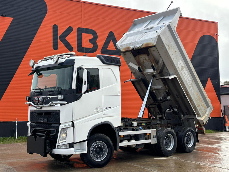 Volvo FH 540 6x4 RETARDER / TANDEM AXLE LIFT / SNOWPLOW EQUIPMENT / BOX L = 4473 mm - Camión volquete: foto 2 Volvo FH 540 6x4 RETARDER / TANDEM AXLE LIFT / SNOWPLOW EQUIPMENT / BOX L = 4473 mm - Camión volquete: foto 2