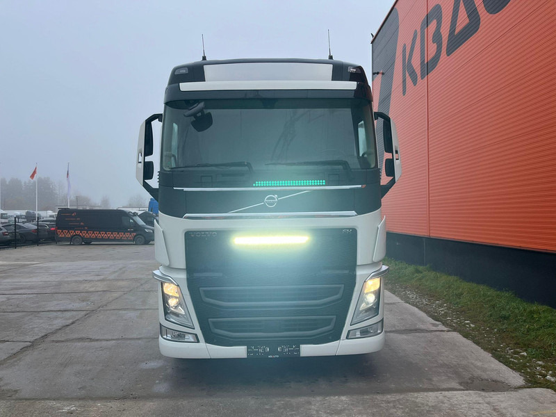 Volvo FH 540 8x4*4 CHASSIS L=7137 mm - Camión chasis: foto 3 Volvo FH 540 8x4*4 CHASSIS L=7137 mm - Camión chasis: foto 3