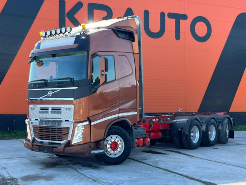 Volvo FH 540 8x4*4 GLOBE XL / 9 ton FRONT AXLE - Camión chasis: foto 1 Volvo FH 540 8x4*4 GLOBE XL / 9 ton FRONT AXLE - Camión chasis: foto 1