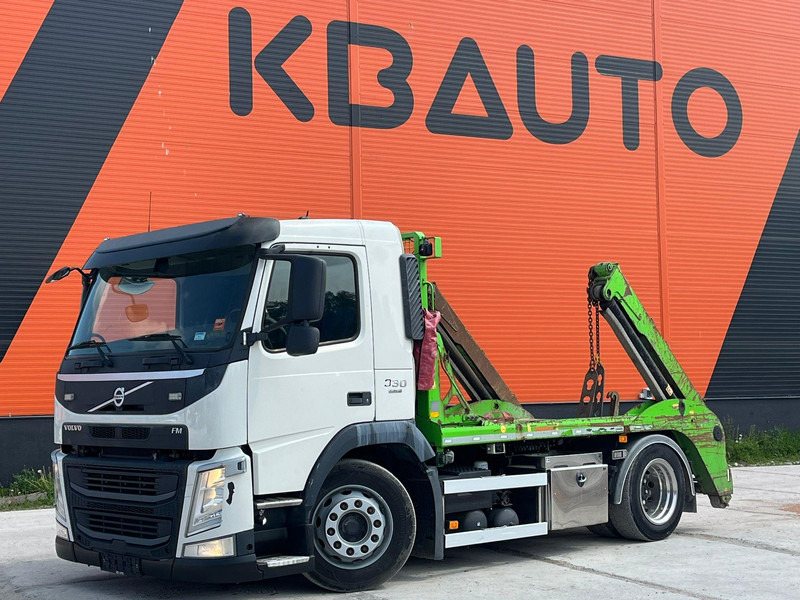 Volvo FM 330 4x2 JOAB TL 8 AO C - Camión portacontenedor de cadenas: foto 1 Volvo FM 330 4x2 JOAB TL 8 AO C - Camión portacontenedor de cadenas: foto 1