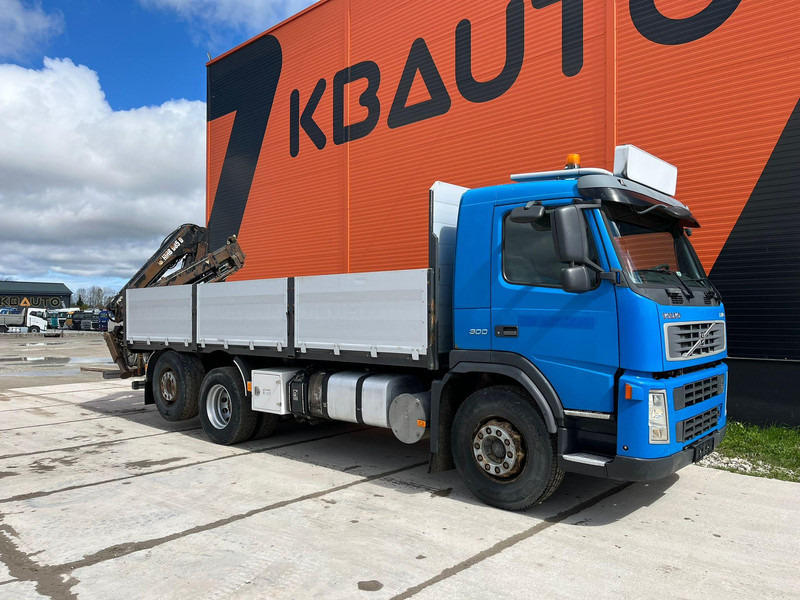 Volvo FM 9 300 6x2*4 HIAB 085D-3 / PLATFORM L=6320 mm - Camión caja abierta, Camión grúa: foto 4 Volvo FM 9 300 6x2*4 HIAB 085D-3 / PLATFORM L=6320 mm - Camión caja abierta, Camión grúa: foto 4