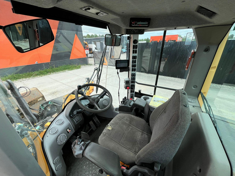 Cargadora de ruedas Volvo L 90 F 4x4 CENTRAL LUBRICATION / AC: foto 19