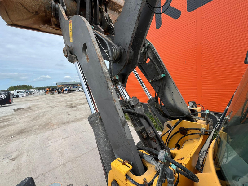 Cargadora de ruedas Volvo L 90 F 4x4 CENTRAL LUBRICATION / AC: foto 12