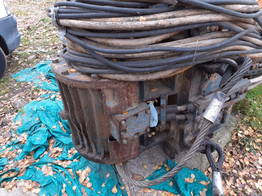 Wibromłot elektryczny TOMEN VM2-2000 do larsenów - Implemento para Maquinaria de construcción: foto 5 Wibromłot elektryczny TOMEN VM2-2000 do larsenów - Implemento para Maquinaria de construcción: foto 5