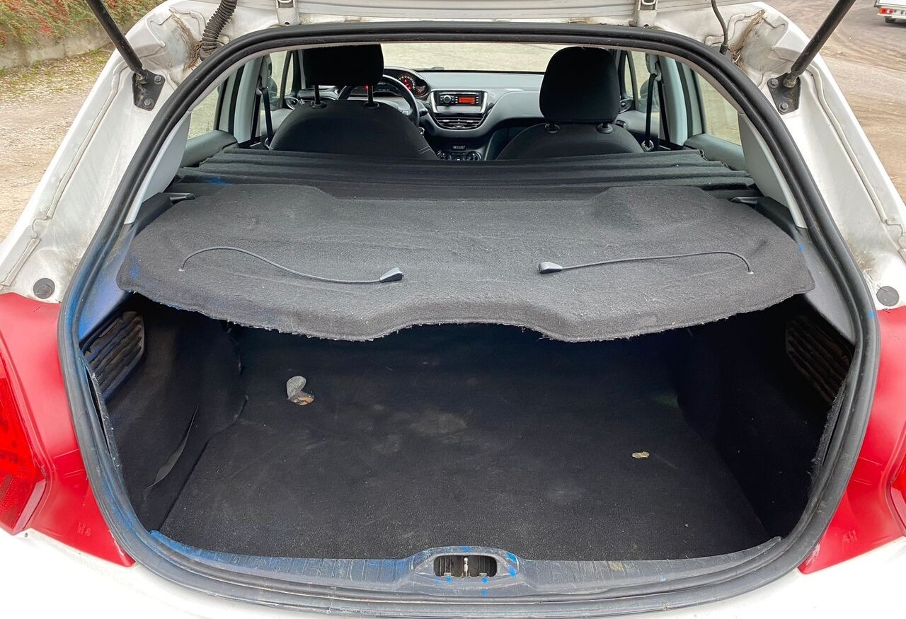 Hatchback Peugeot 208: foto 20