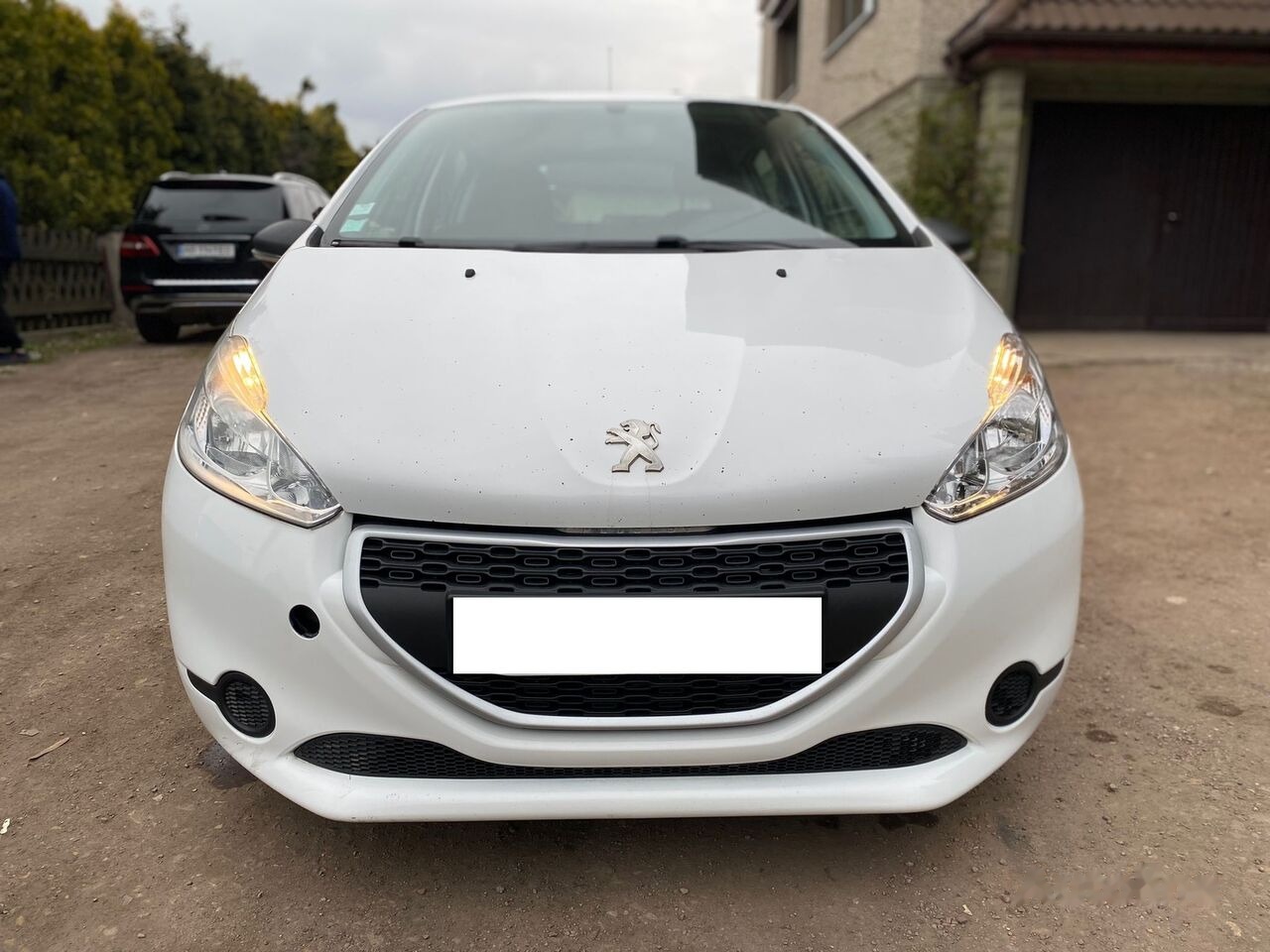 Hatchback Peugeot 208: foto 8