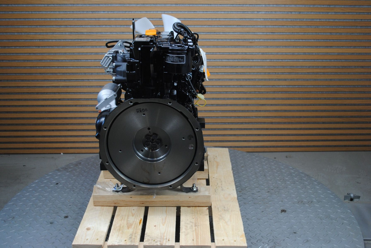 Isuzu 3CB1 *NIEUW* - Motor: foto 3 Isuzu 3CB1 *NIEUW* - Motor: foto 3