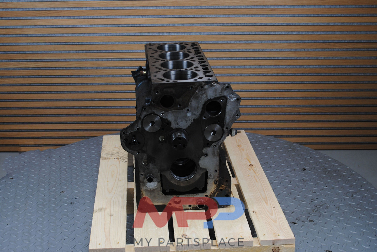 Kubota Blok Kubota V3300 - Bloque de cilindros para Maquinaria de construcción: foto 3 Kubota Blok Kubota V3300 - Bloque de cilindros para Maquinaria de construcción: foto 3