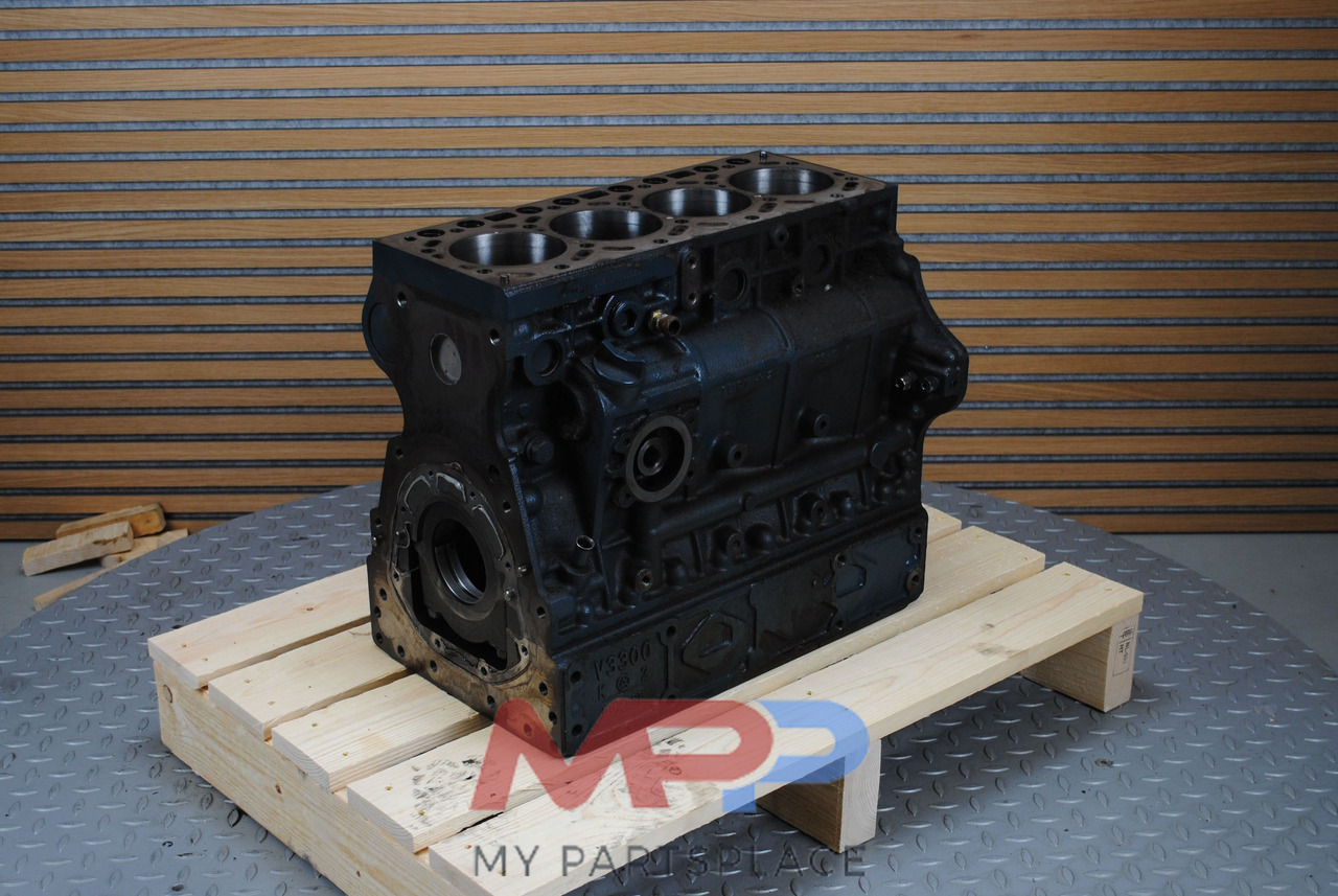 Kubota Blok Kubota V3300 - Bloque de cilindros para Maquinaria de construcción: foto 1 Kubota Blok Kubota V3300 - Bloque de cilindros para Maquinaria de construcción: foto 1