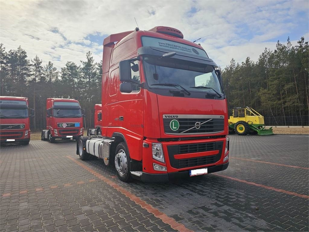 Volvo FH13 XXL NEW TIRES MANUAL 420 EURO 5 2011 - Cabeza tractora: foto 1 Volvo FH13 XXL NEW TIRES MANUAL 420 EURO 5 2011 - Cabeza tractora: foto 1