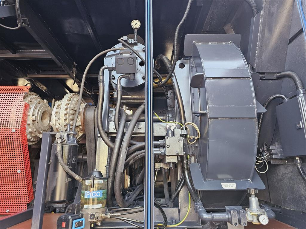 Limpieza de alcantarillado Iveco MTS 4 x TURBINE MTS 4 x TURBINE Saugbagger vacuum: foto 12 Limpieza de alcantarillado Iveco MTS 4 x TURBINE MTS 4 x TURBINE Saugbagger vacuum: foto 12