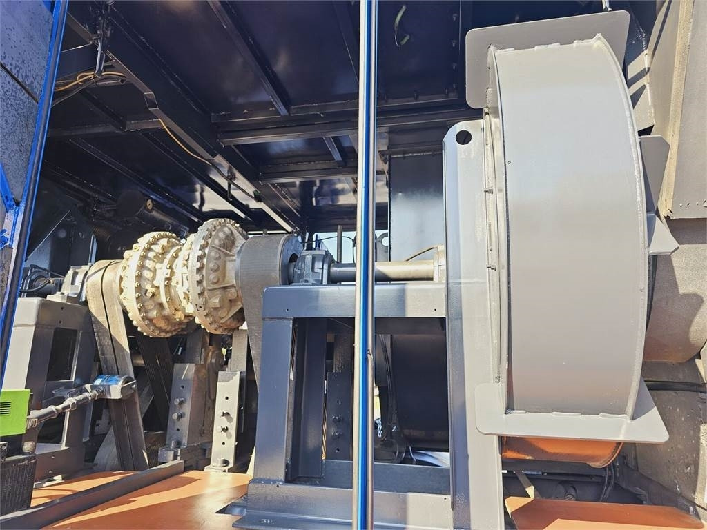 Iveco MTS 4 x TURBINE MTS 4 x TURBINE Saugbagger vacuum - Limpieza de alcantarillado: foto 4 Iveco MTS 4 x TURBINE MTS 4 x TURBINE Saugbagger vacuum - Limpieza de alcantarillado: foto 4