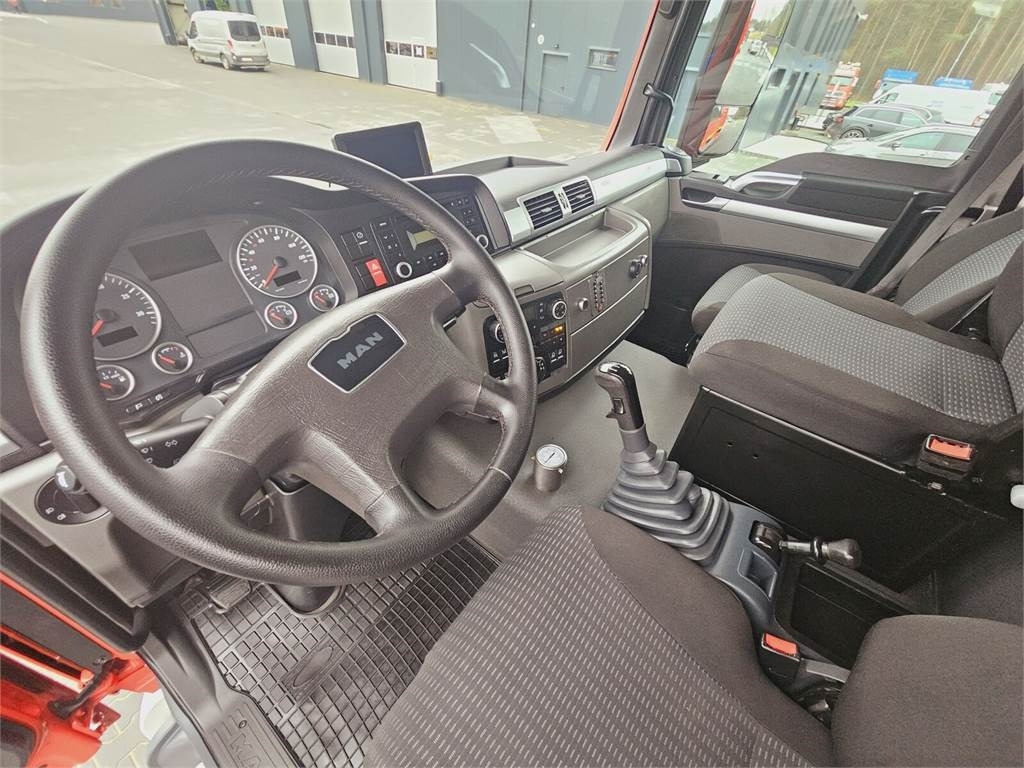 Leasing de MAN TGS 26.440 6x6 9500 l water + 950 foam Stolarczyk  MAN TGS 26.440 6x6 9500 l water + 950 foam Stolarczyk: foto 35